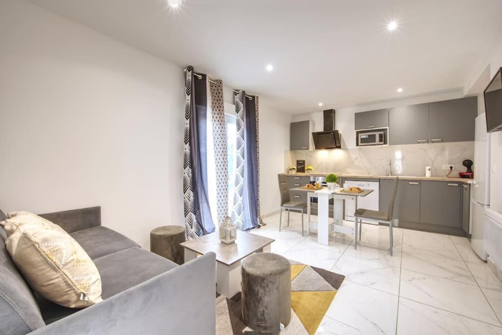 Appartamento Appt P2 De 1 A 6 Pers A Rognac Esterno foto
