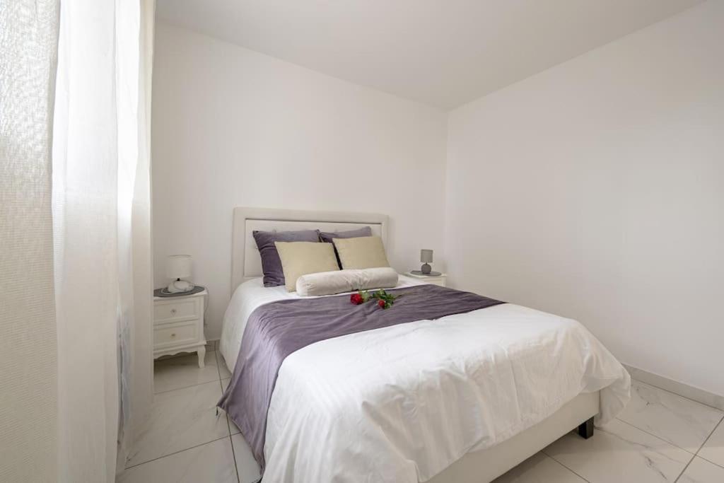 Appartamento Appt P2 De 1 A 6 Pers A Rognac Esterno foto