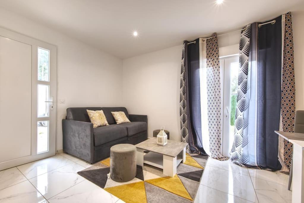 Appartamento Appt P2 De 1 A 6 Pers A Rognac Esterno foto